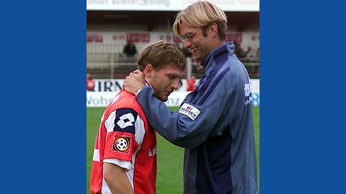 Den rechts kennen Sie: Jürgen Klopp. Erkennen Sie den links? Es ist Andrej Voronin, 2003 mit 20 Treffern Schützenkönig für Mainz 05