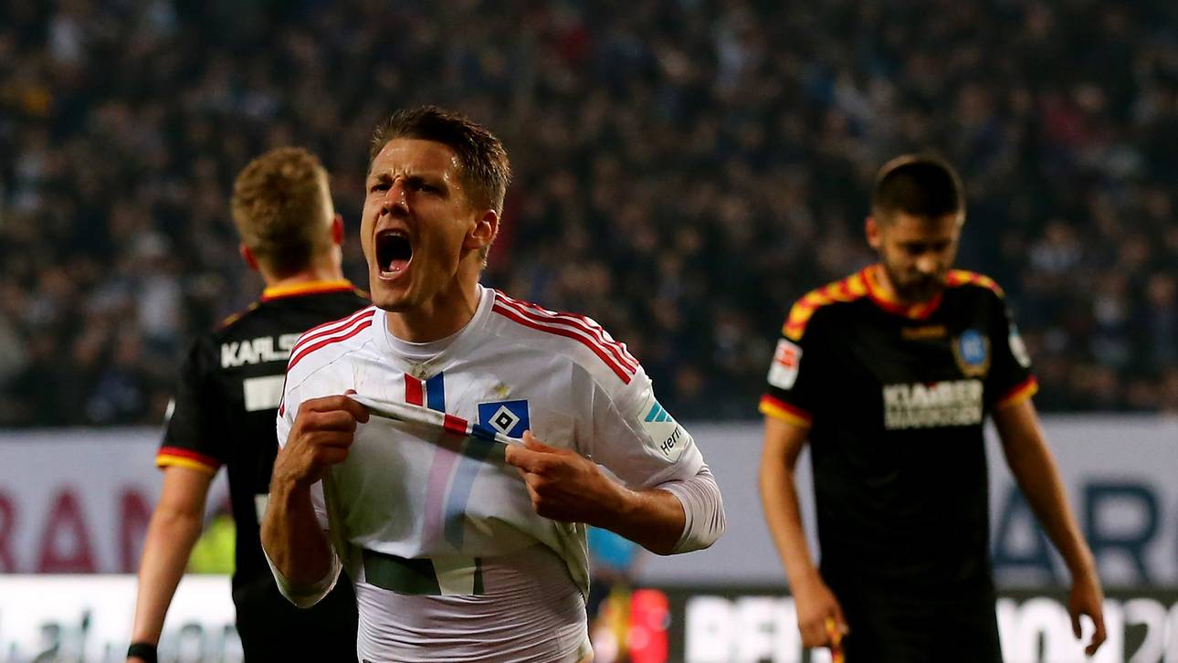 Hamburger SV v Karlsruher SC - Bundesliga Playoff First Leg