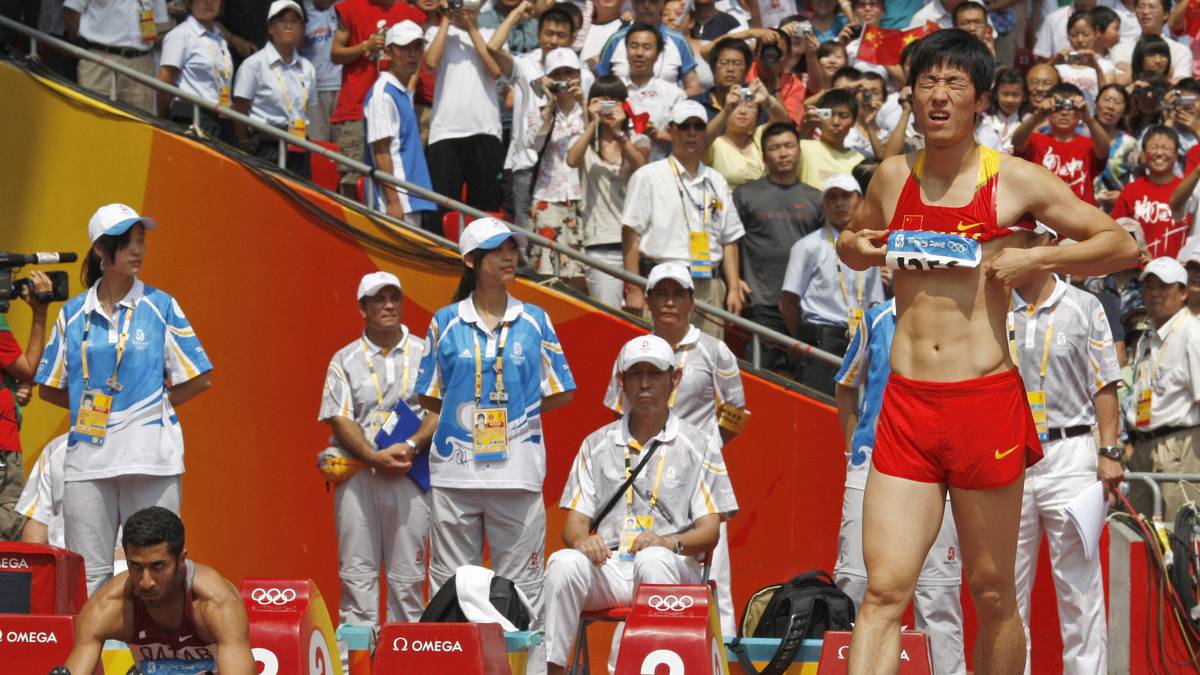 Der eigentliche Star der Spiele 2008 hätte Liu Xiang werden sollen: Als Olympiasieger von 2004 angetreten, sollte mit der Wiederholung dieses Erfolges in seiner chinesischen Heimat die Krönung folgen. Aber Liu musste schon vor dem ersten Rennen wegen einer Achillessehnenverletzung aufgeben - und hinterließ ein Stadion im Schockzustand