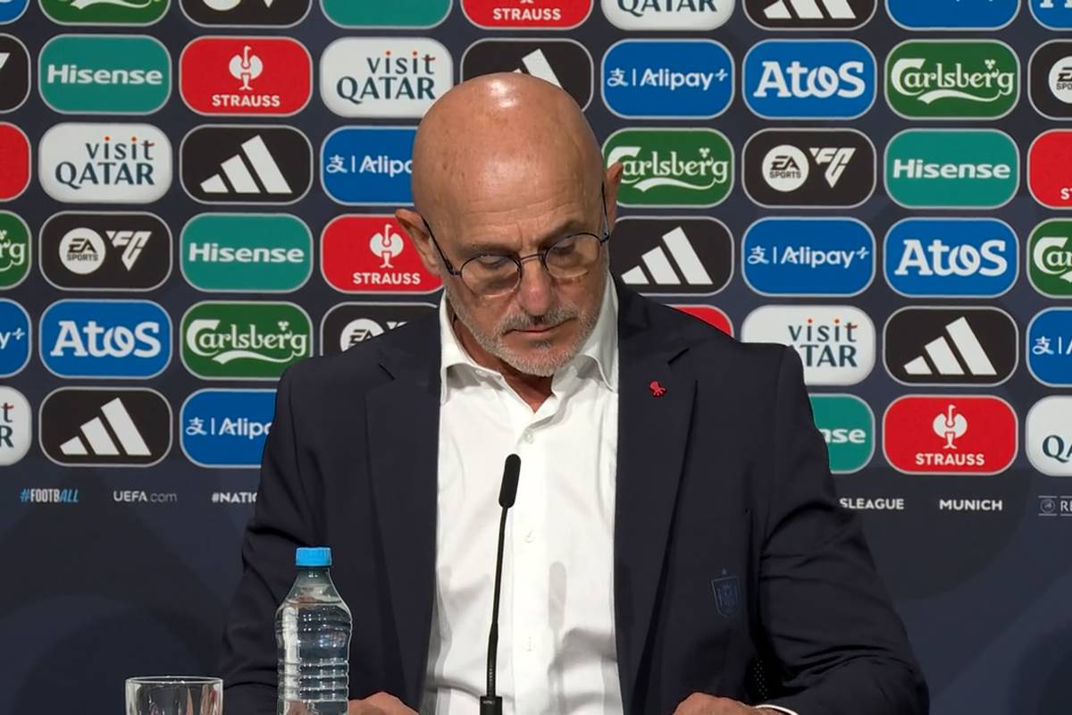 Nach dem tragischen Todesfall beim Finale der Nations-League bekunden die beiden Trainer bei der Pressekonferenz ihr Mitgefühl.
