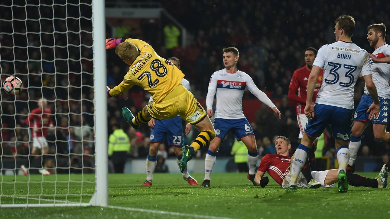 Schweinsteiger erzielt Traumtor