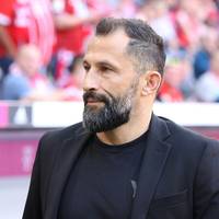 Hasan Salihamidzic kratzte sich genervt den Bart, seine Augen funkelten, als er über diesen  rätselhaft schwachen Auftritt von Bayern München sprach.