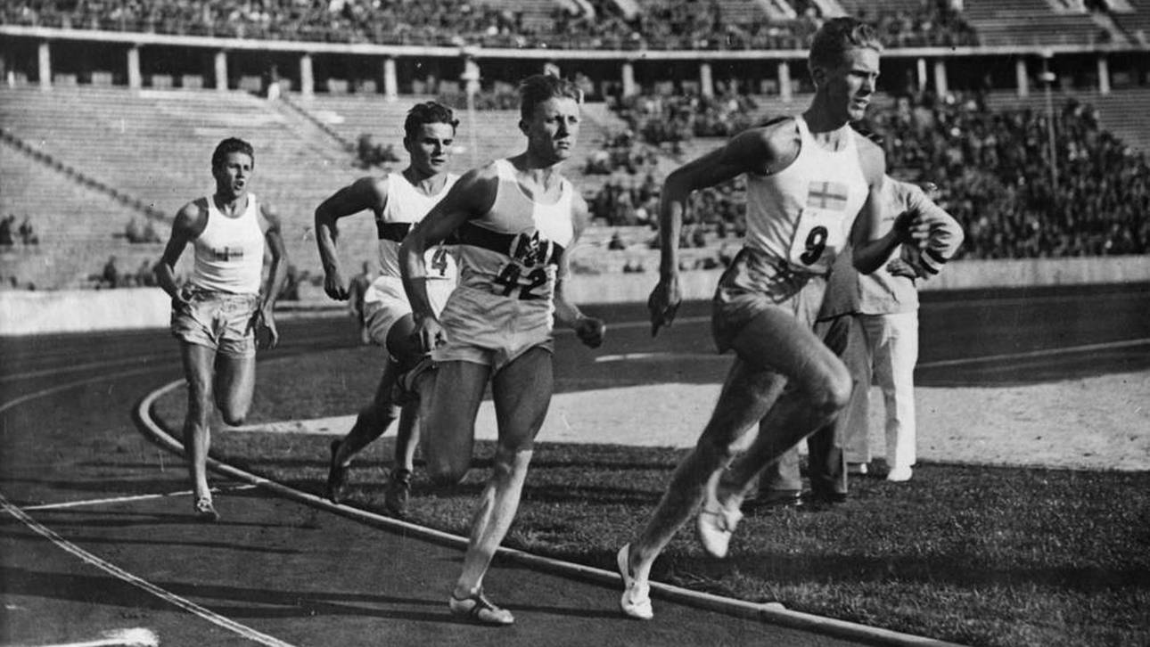 Rudolf Harbig (M.) bei einem 800-m-Lauf in Berlin
