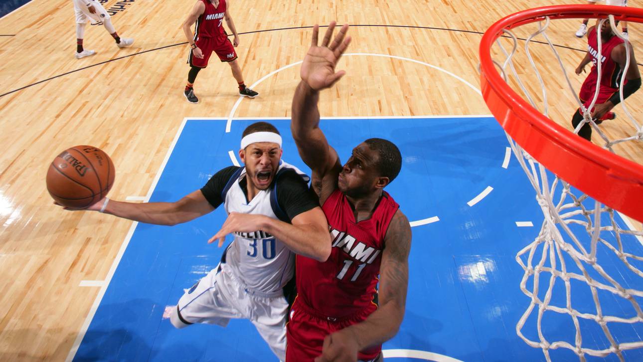 Große Curry-Show bei Sieg der Mavs