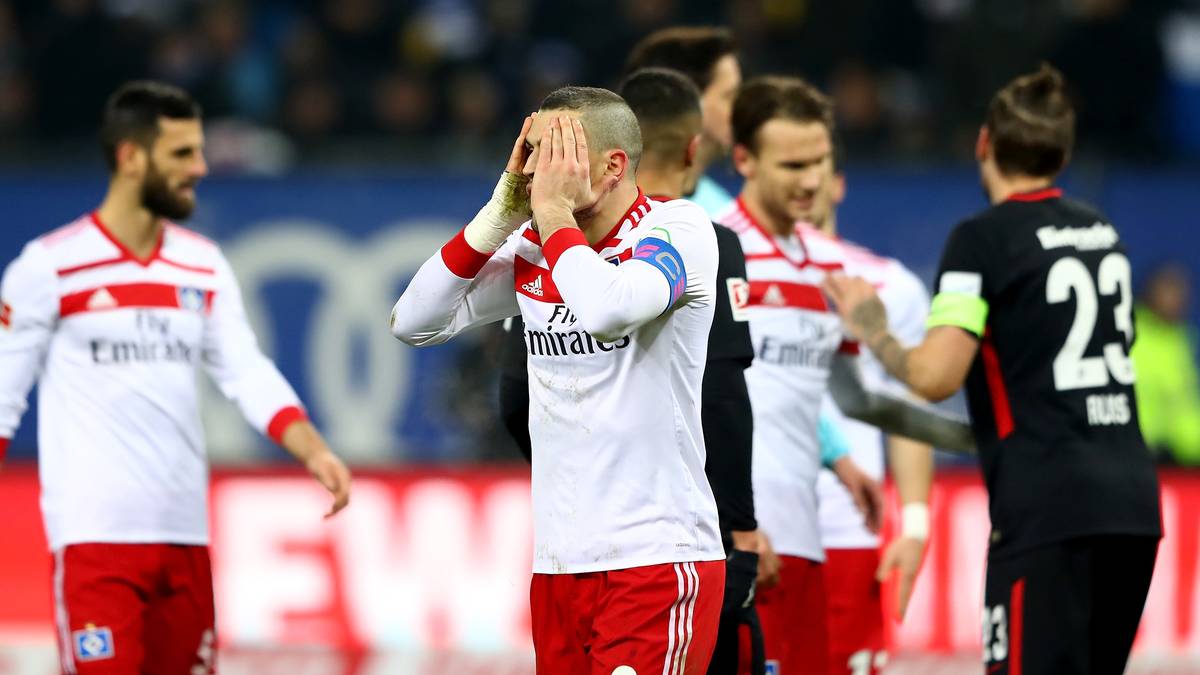 33. SPIELTAG, EINTRACHT FRANKFURT - HAMBURGER SV: Spätestens jetzt ist der Klassenerhalt eine "Mission Impossible". Bei der international ambitionierten Eintracht verliert Hamburg das Spiel und die letzte Hoffnung, den Abstieg zu vermeiden. PROGNOSE: Nach 33 Spielen bleibt der HSV bei 27 Punkten hängen