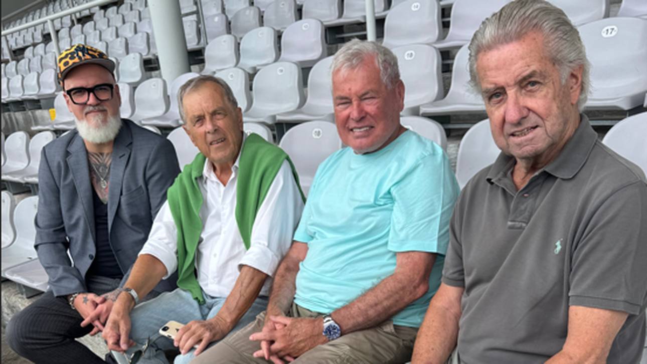 SPORT1-Reporter Reinhard Franke (l.) traf sich mit drei 1860-Legenden im Grünwalder Stadion