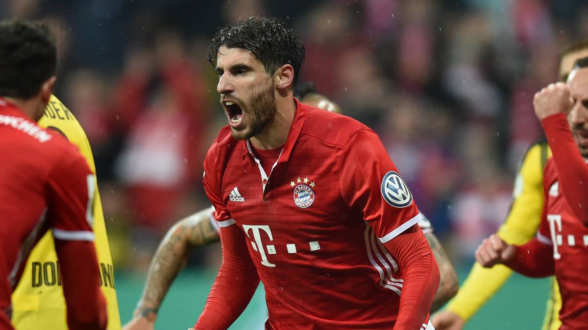 Javi Martinez dürfte dafür die Position seines Landsmannes einnehmen - wenn er denn nicht in der Abwehr gebraucht wird