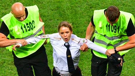 Pussy Riot protestierte beim WM-Finale mit Flitzern