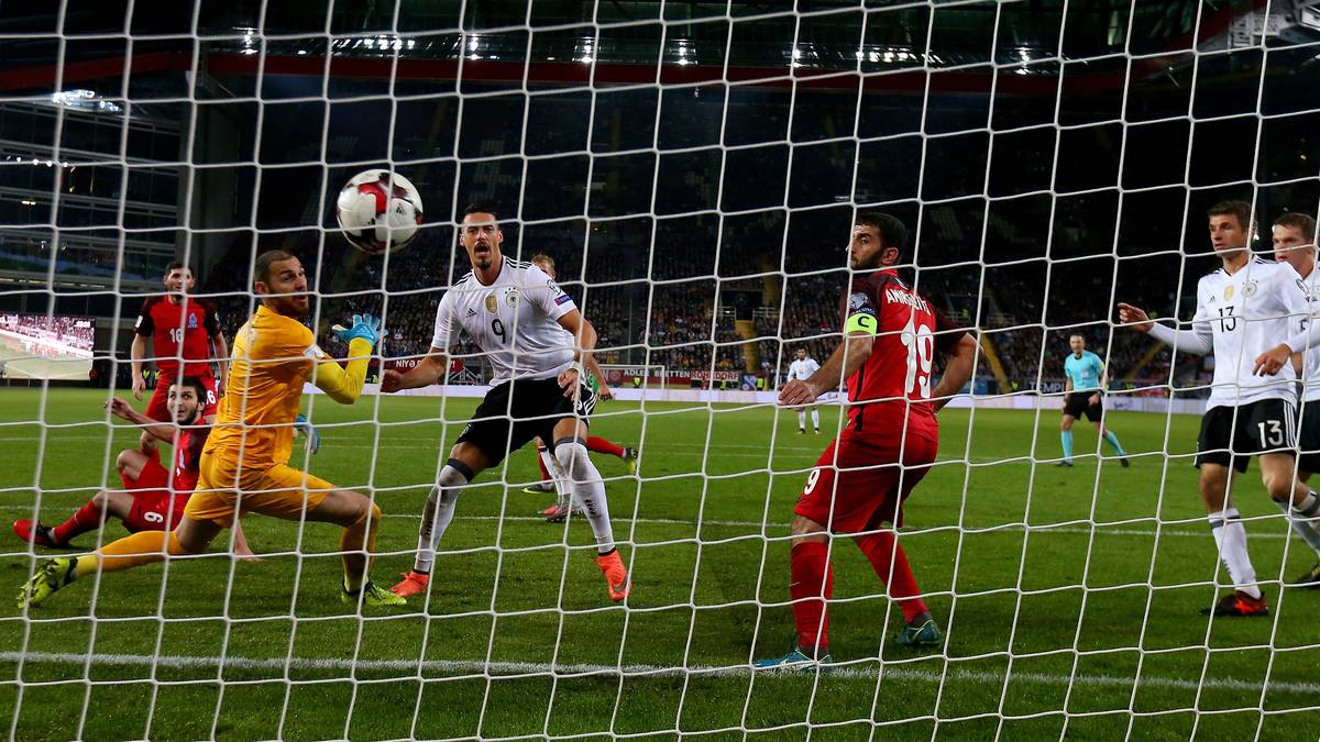 CORRIERE DELLO SPORT: "Ein bisschen hat Deutschland gebraucht, um gegen Aserbaidschan in Schwung zu kommen - am Ende gab es aber eine Handvoll Tore. Mit 30 Zählern holt die Elf von Trainer Löw das Maximum an Punktzahl"