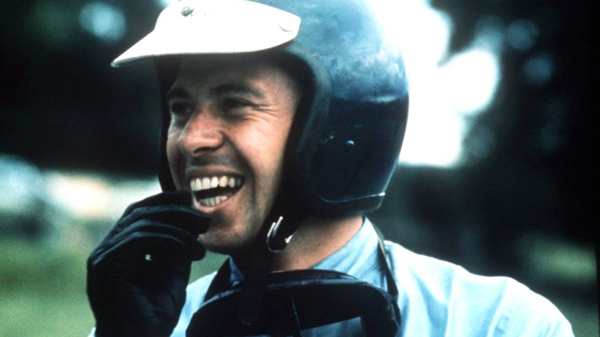 Hill fuhr während seiner F1-Karriere auch die Indy 500 - in den siebziger Jahren waren diese Doppelstarts durchaus üblich. Jim Clark (Bild) gewann 1965 in Indianapolis und wurde im gleichen Jahr Formel-1-Weltmeister