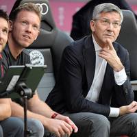 Nach der kurzfristigen Entlassung von Julian Nagelsmann übt der ARD-Moderator Markus Othmer harsche Kritik am Vorgehen der Bayern-Bosse. Dabei wählt er besonders gegenüber einer Führungspersönlichkeit deutliche Worte. 