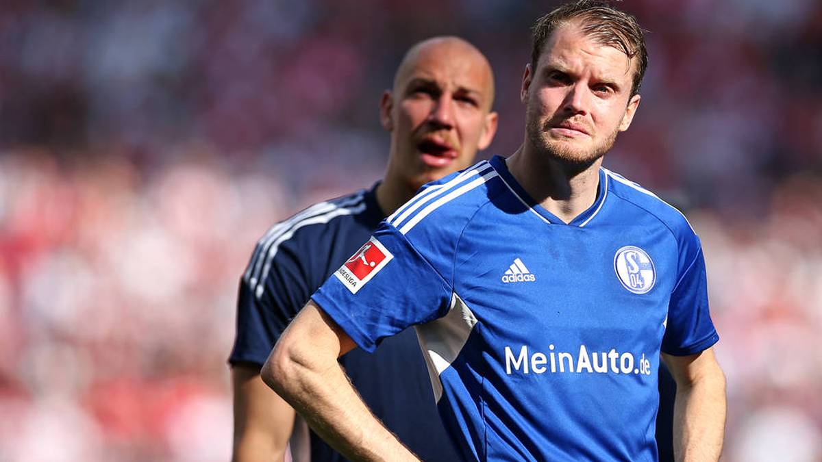 Nach dem Schalke-Abstieg flossen bei den Spielern die Tränen