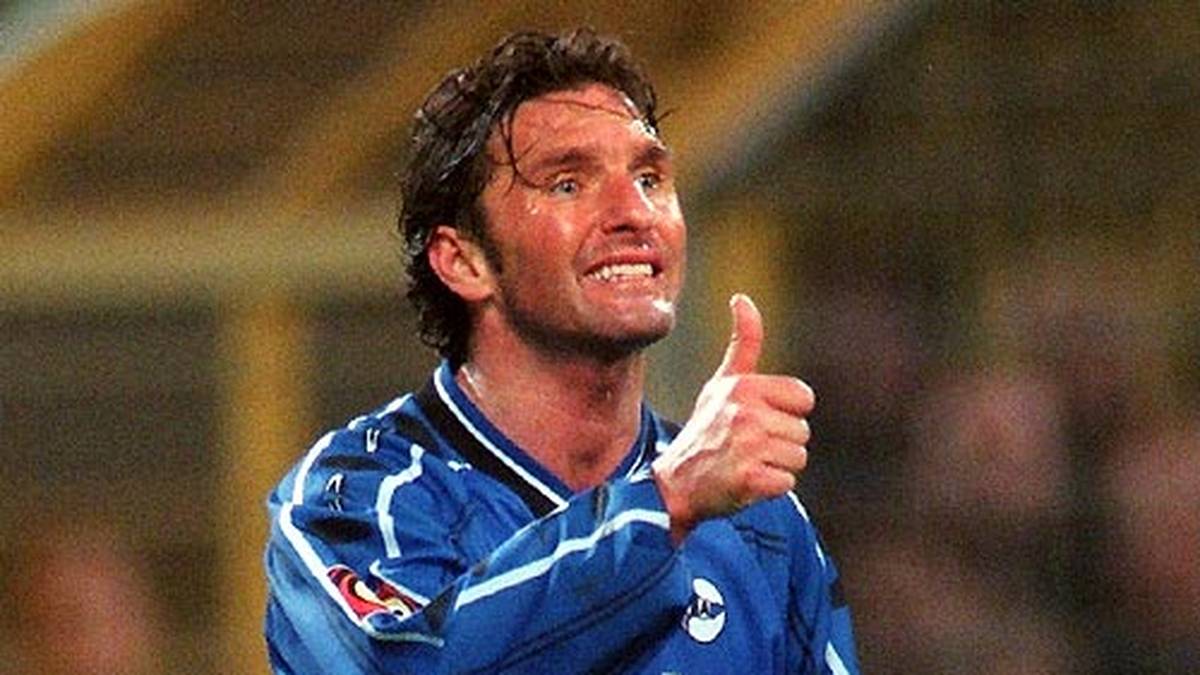 Mittlerweile feiert Bruno Labbadia die Siege an der Seitenlinie. 1999 erzielt er 28 Tore für Bielefeld