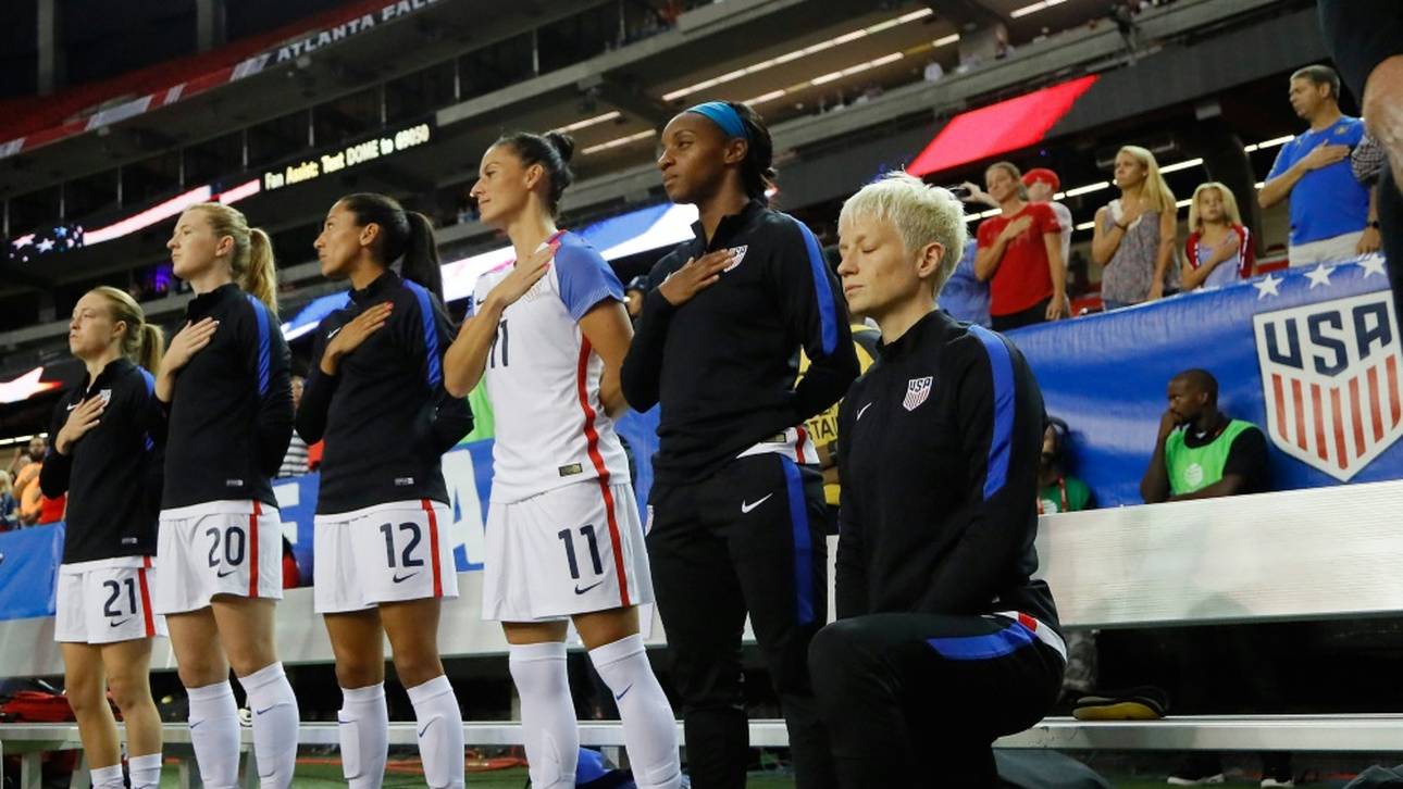 US-Fußball streicht Hymnen-Regel