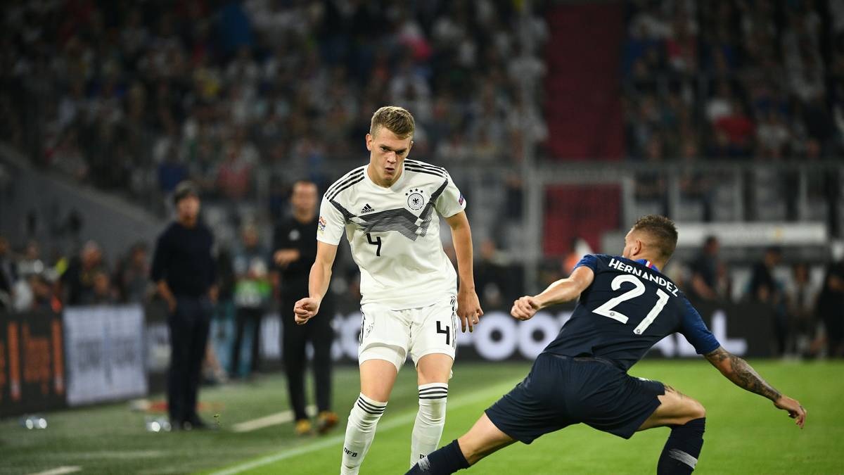 MATTHIAS GINTER: Beginnt als Rechtsverteidiger, schaltet sich auch in die Offensive mit ein. Hat mit Griezmann und Matuidi gut zu tun. Starker Zweikampf gegen Matuidi (45.+1). Ginters Grätsche verhindert Schlimmeres. In der zweiten Hälfte solide und ohne Fehler. SPORT1-Note: 3