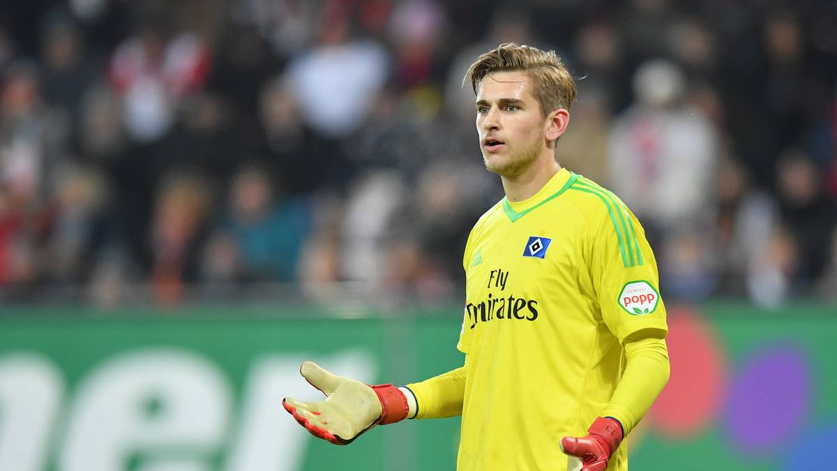 PLATZ 27: Julian Pollersbeck (Hamburger SV): Weisse Westen: 1 - Gegentore: 15