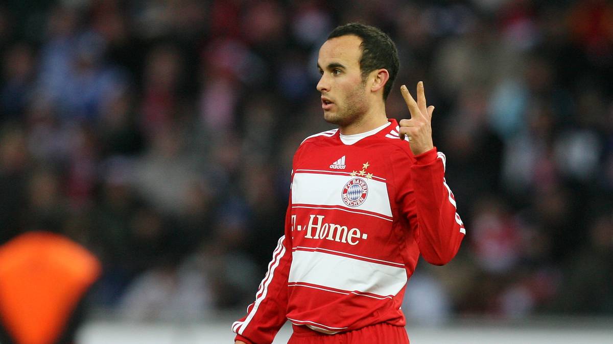 Doch nach zwei Monaten war schon wieder Schluss in München, wenig später musste auch sein Befürworter Klinsmann gehen. Immerhin sieben Einsätze absolvierte Donovan bei seinem kurzen Gastspiel, ein Tor erzielte der Offensivspieler nicht