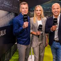 Thomas Helmer, Katharina Kleinfeldt und Hartwig Thöne begleiten die Show live