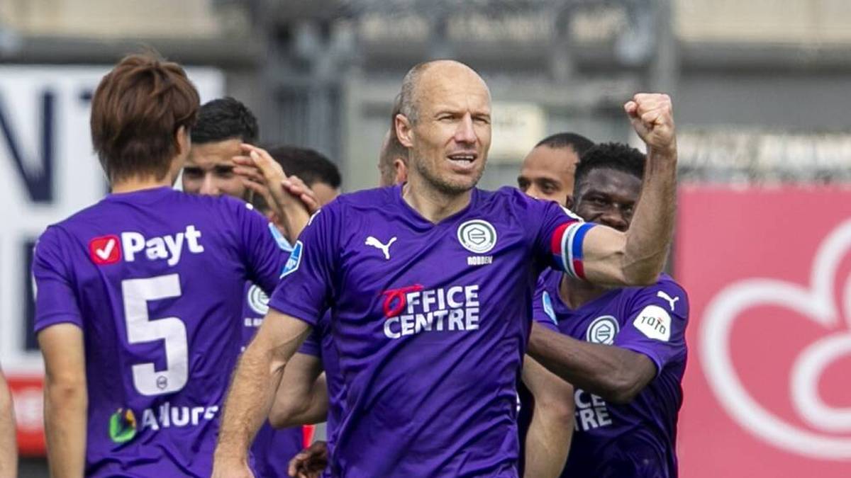 Arjen Robben bejubelt den Sieg des FC Groningen