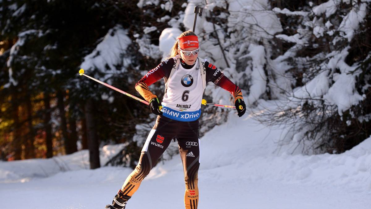 Franziska Hildebrand überrascht in dieser Saison alle Kritiker. Dank verbesserter Laufleistung und gewohnt guter Schießleistung liegt Hildebrand auf Rang fünf im Gesamtweltcup. Beim Sprint in Nove Mesto ist nur Landsfrau Dahlmeier einen Tick schneller. In der aktuellen Form zählt sie zum erweiterten Favoritenkreis auf Medaillen