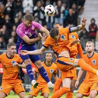Das DFB-Team ringt auch die Niederlande nieder! Nach einem Premieren-Tor von Maximilian Mittelstädt trifft ein Joker kurios.