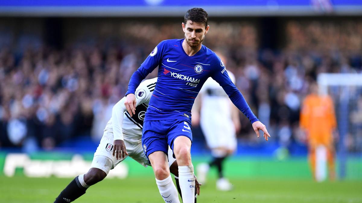JORGINHO (FC Chelsea): Für etwa 57 Millionen Euro folgte der italienische Nationalspieler seinem Trainer Maurizio Sarri von Neapel nach London, wo er im Mittelfeld klar gesetzt ist und sämtliche Pass-Rekorde der aktuellen Saison hält