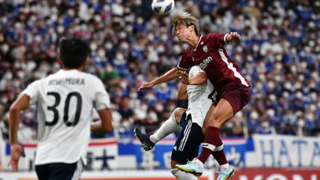 Osako (r.) wurde MVP in der japanischen J-League