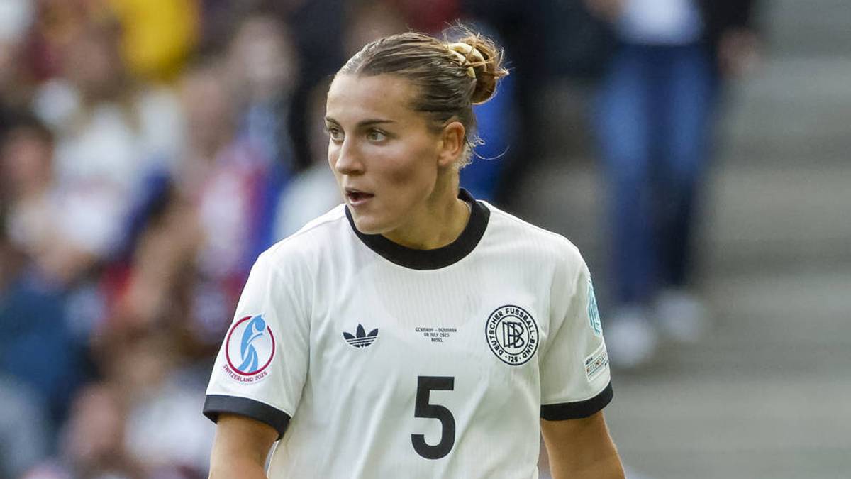 Carlotta Wamser ging als Ersatz für Kapitänin Gwinn in die EM, wurde ins kalte Wasser geworfen und machte ihre Sache – trotz eines Platzverweises im letzten Gruppenspiel – sehr gut. Auch sie wanderte vom Angriff in die Abwehr und hat vor allem eines: auffällig viel Energie.