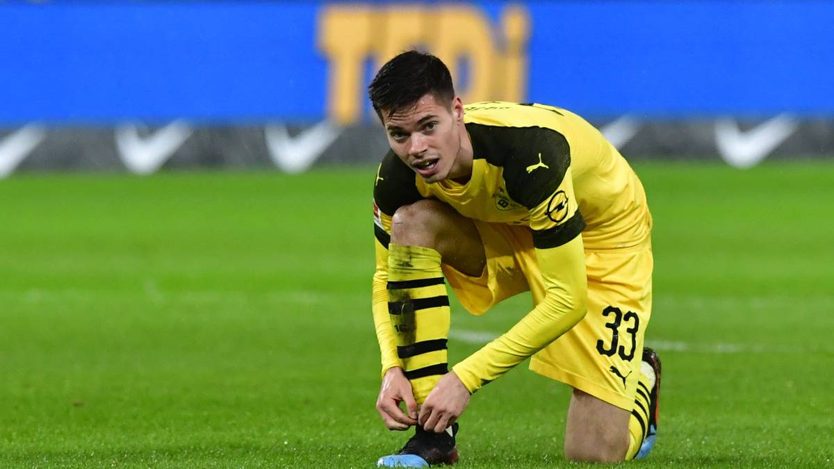 JULIAN WEIGL: Trotz guter Leistungen als Aushilfsverteidiger nach der Rückkehr von Akanji und Zagadou wieder nur noch zweite Wahl. Favre weiß aber, dass er Weigl sowohl im defensiven Mittelfeld als auch in der Abwehr jederzeit einsetzen kann