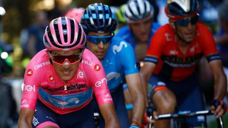 Richard Carapaz (v.) steht kurz vor dem Gesamtsieg beim Giro d'Italia