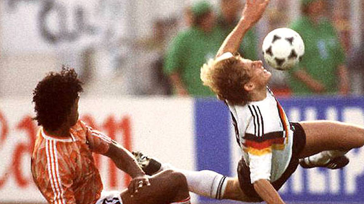 Die Holländer lassen ihren Worten Taten folgen und kämpfen das DFB-Team mit allen Mitteln nieder