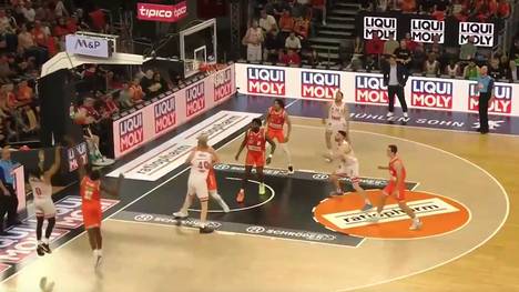 Ratiopharm Ulm verliert zum Playoff-Auftakt und muss dabei in heimischer Halle vor allem einem Mann die Bühne überlassen. 