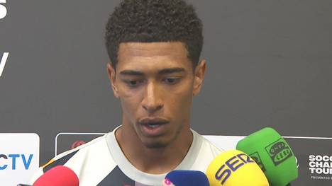 Die beiden Neuzugänge Jude Bellingham und Joselu trafen bei Real Madrids 2:0-Sieg im Testspiel gegen Manchester United. Der Ex-Dortmunder hat bereits sichtlich Spaß mit seinen neuen Teamkollegen.