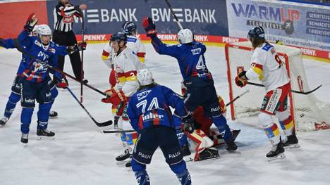 Die Adler fertigen die DEG ab