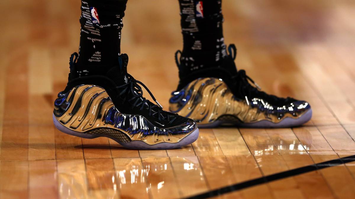 Dunks schön und gut - aber die eigentlichen Stars des Spiels sind die Schuhe von Zach LaVine...