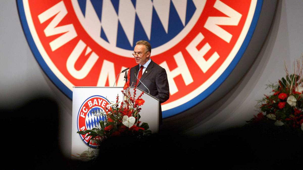 PHILOSOPHIE: Kein Wunder, dass die Münchner in den vergangenen Wochen vermehrt auf ihre gesunden Finanzen mit einem Eigenkapital von stolzen 424 Millionen Euro hingewiesen haben. "Die kaufmännisch seriöse Politik ist die DNA des FC Bayern. Wir bleiben bei unserem Weg und werden uns hierbei nicht treiben lassen", erklärte Rummenigge