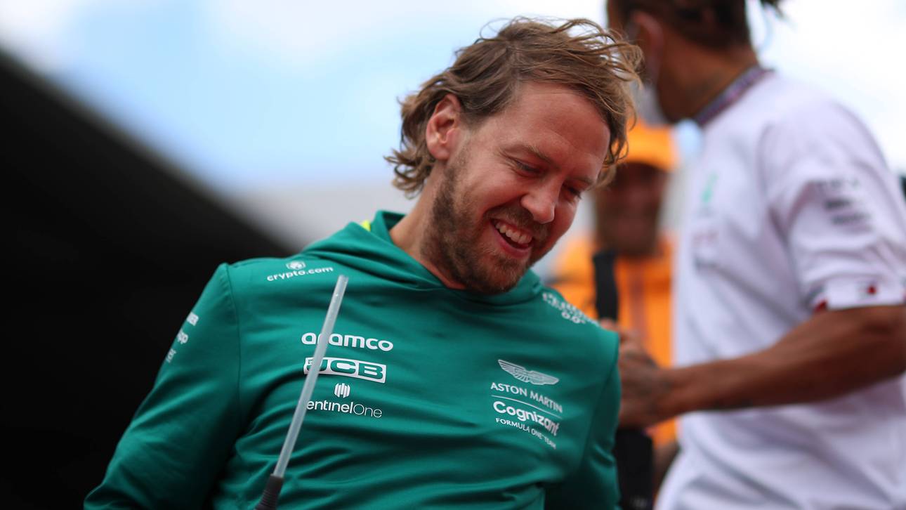 Vettel pilotiert 100 Jahre altes Auto