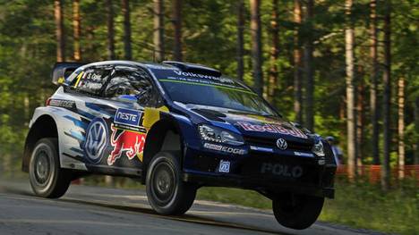 Sebastien Ogier (Volkswagen) ist der erste Führende der Rallye Finnland