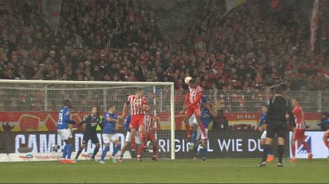 Union Berlin dreht die Partie zuhause gegen die TSG Hoffenheim dank zweier Eckballtore. Zweimal waren es dieselben Protagonisten - Trimmel und Doekhi.