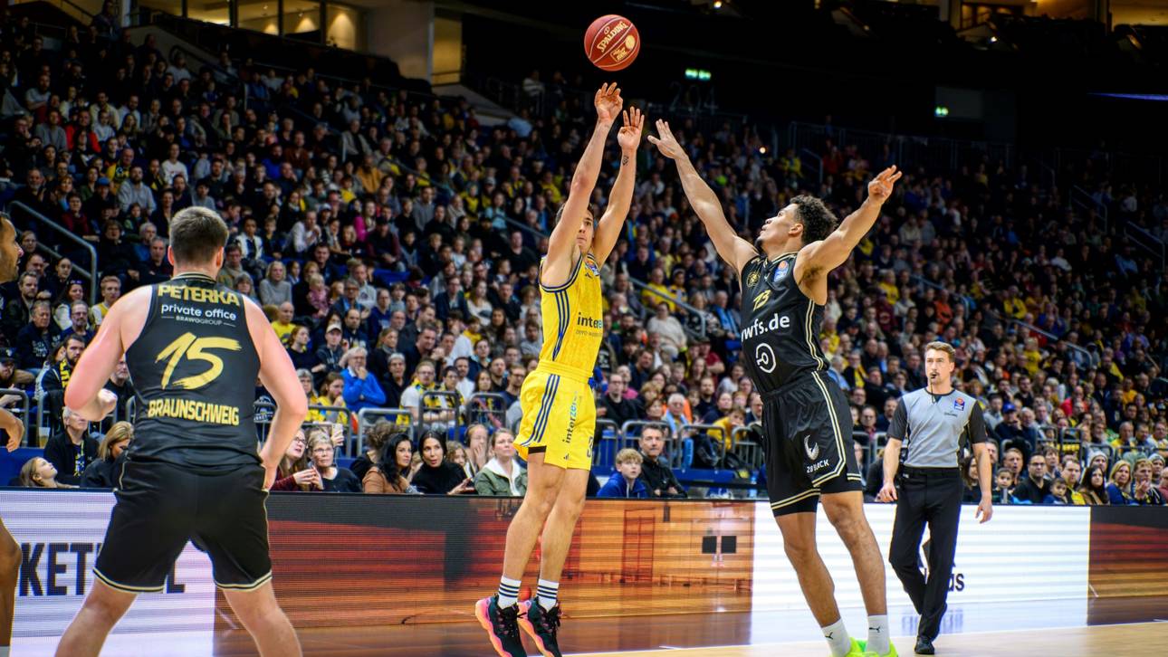 Berlin hält mit Ulm Schritt