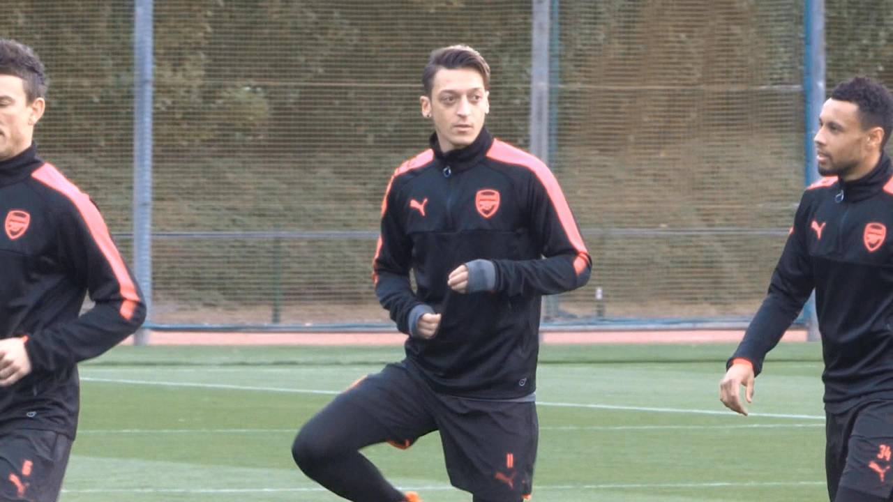 United-Legende Roy Keane verteidigt Mesut Özil