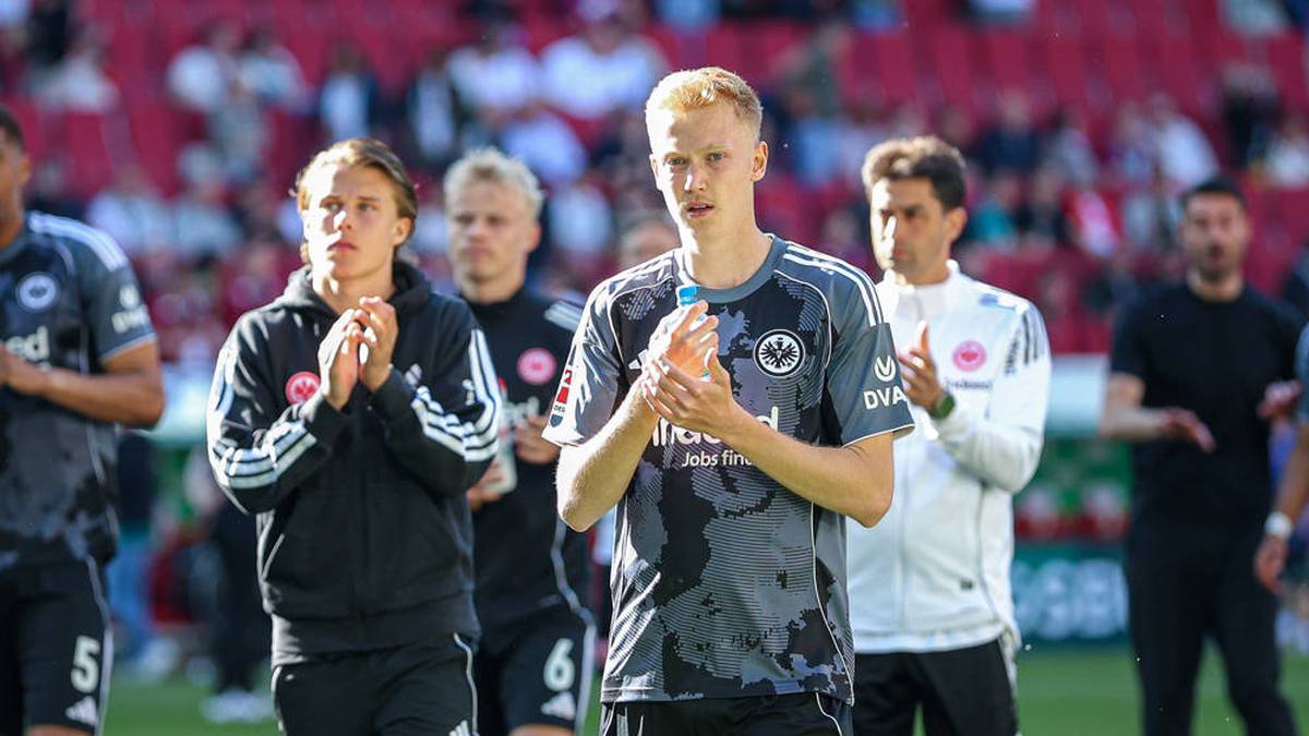 Die Nichtnominierung des SGE-Sechsers für den schwedischen WM-Kader sorgte in Frankfurt für reichlich Unverständnis. "Hugo hätte die Nominierung verdient gehabt. Diese Entscheidung ist nicht nur unverständlich, sondern aus unserer Sicht schlicht falsch", wird SGE-Sportvorstand Markus Krösche vom Verein zitiert. 