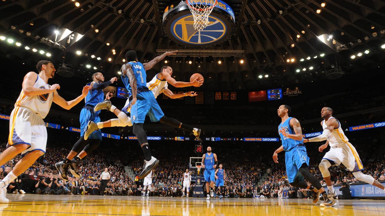 Curry schießt die Mavericks ab