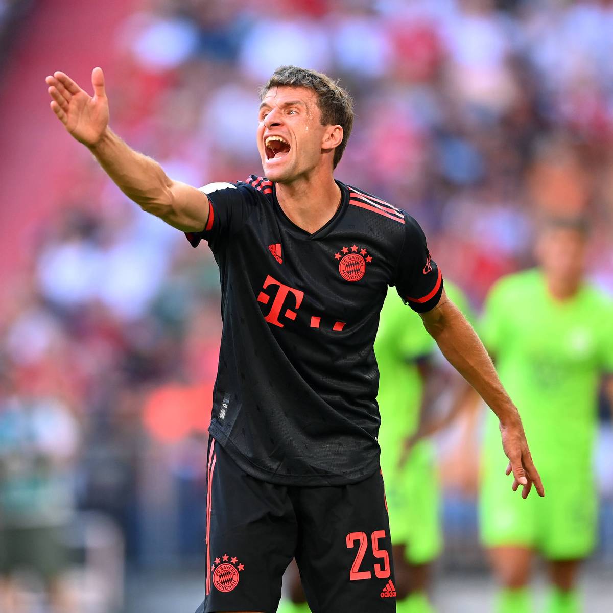Thomas Müller erreicht beim FC Bayern den nächsten Meilenstein. Der Dauerbrenner lässt eine Legende hinter sich - und rückt nun den nächsten Vereinsikonen auf die Pelle. 