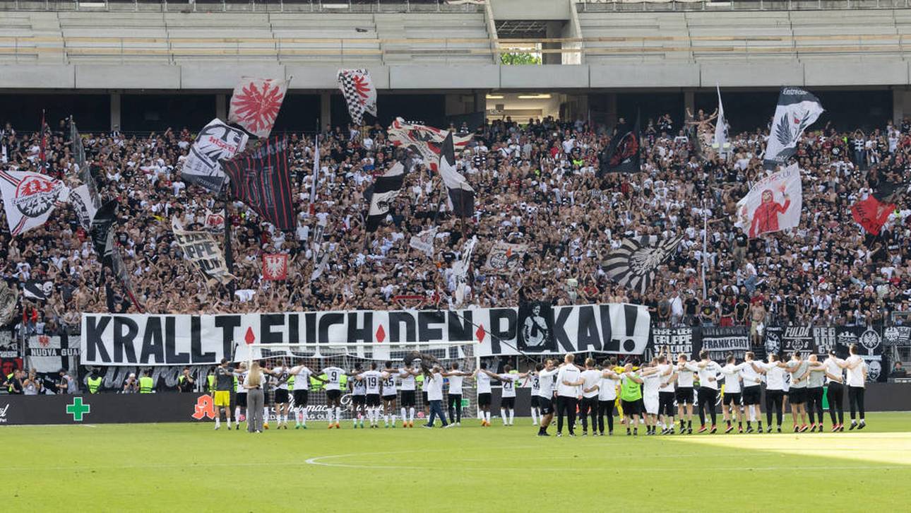 Schweigeminute kollidiert mit Choreo