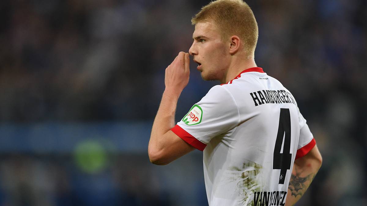 RICK VAN DRONGELEN soll mit Jung das neue Abwehrbollwerk der Hamburger bilden und ist noch bis 2022 an den HSV gebunden. Der 18-Jährige bleibt auf jeden Fall