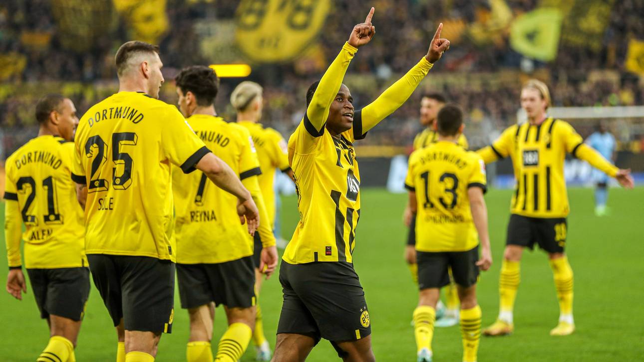 Historisch! Moukoko ebnet BVB-Sieg
