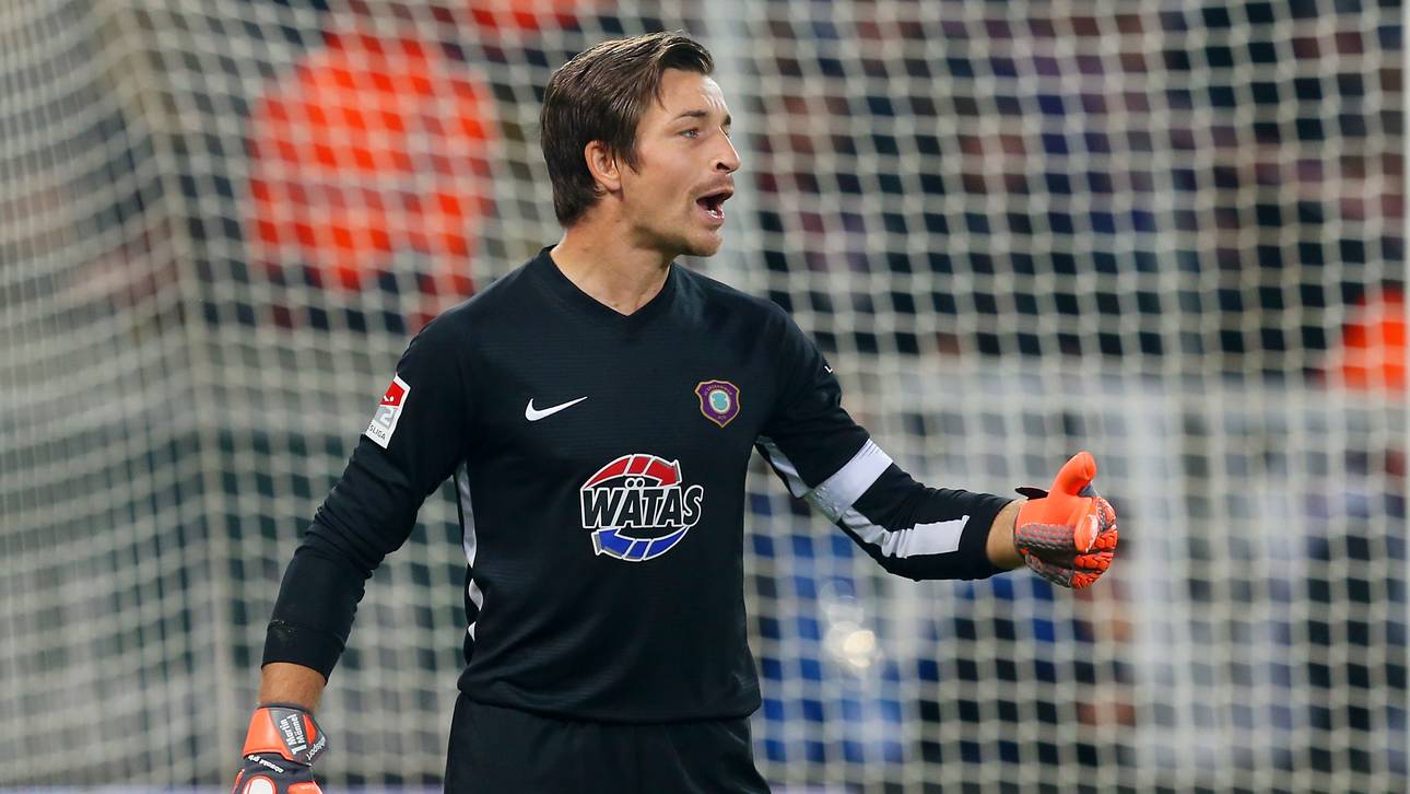 Aue ohne Keeper Männel gegen HSV