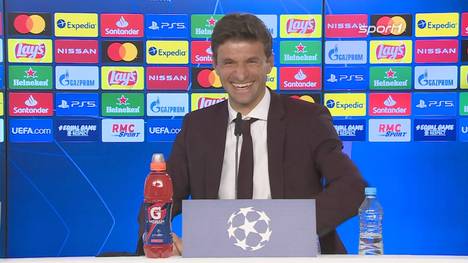 Thomas Müller ist für seine lustige Art bekannt. Auch in diesem Jahr hat der Bayern-Star für einige Highlights gesorgt. Seine besten Szenen 2021 im Video.