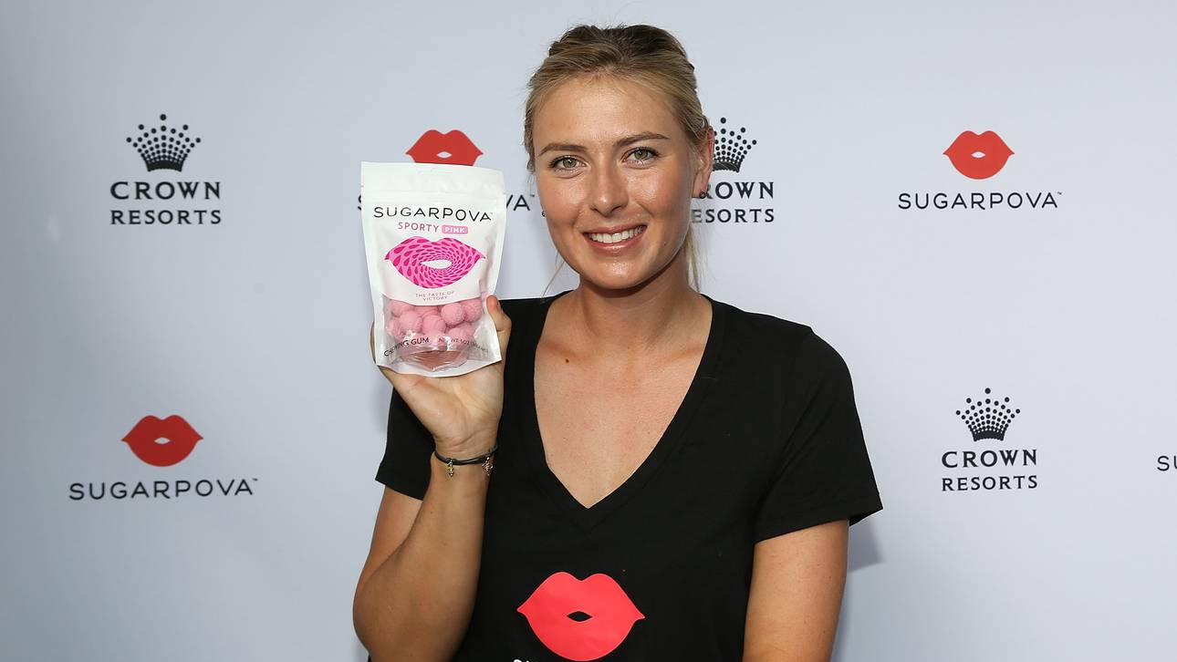 Li Na and Maria Sharapova Visit Tennis Livesite at Crown